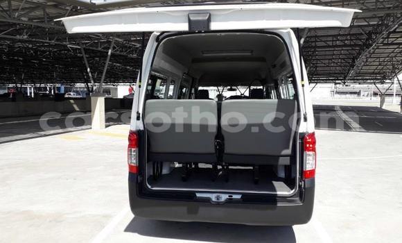 Sayi Na hannu Nissan NV350 Caravan White Mota in Maseru a Maseru Sayi Na hannu Nissan NV350 Caravan White Mota in Maseru a Maseru