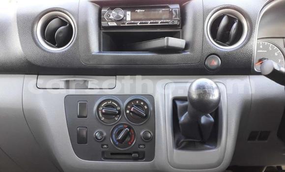 Sayi Na hannu Nissan NV350 Caravan White Mota in Maseru a Maseru Sayi Na hannu Nissan NV350 Caravan White Mota in Maseru a Maseru