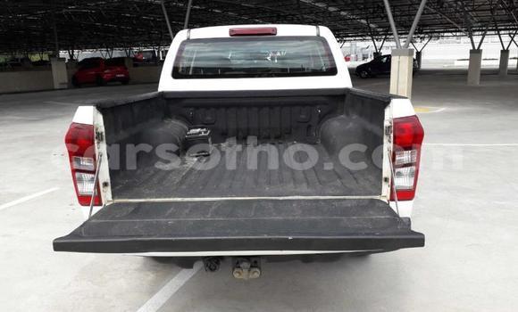 Acheter Occasion Voiture Isuzu KB Blanc à Maseru, Maseru Acheter Occasion Voiture Isuzu KB Blanc à Maseru, Maseru