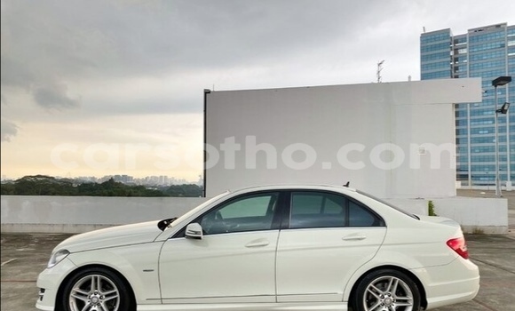 Buy Used Mercedes-Benz C–Class White Car in Thaba–Tseka in Mafeteng Buy Used Mercedes-Benz C–Class White Car in Thaba–Tseka in Mafeteng
