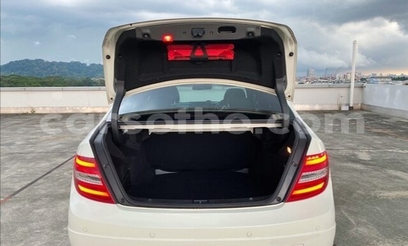 Buy Used Mercedes-Benz C–Class White Car in Thaba–Tseka in Mafeteng Buy Used Mercedes-Benz C–Class White Car in Thaba–Tseka in Mafeteng