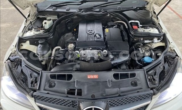 Buy Used Mercedes-Benz C–Class White Car in Thaba–Tseka in Mafeteng Buy Used Mercedes-Benz C–Class White Car in Thaba–Tseka in Mafeteng