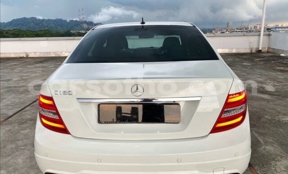 Buy Used Mercedes-Benz C–Class White Car in Thaba–Tseka in Mafeteng Buy Used Mercedes-Benz C–Class White Car in Thaba–Tseka in Mafeteng