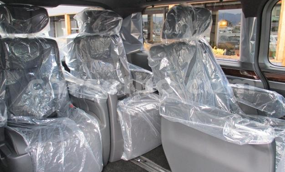 Sayi Na hannu Toyota Grand HiAce Black Mota in Butha–Buthe a Thaba-Tseka Sayi Na hannu Toyota Grand HiAce Black Mota in Butha–Buthe a Thaba-Tseka