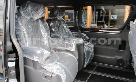 Sayi Na hannu Toyota Grand HiAce Black Mota in Butha–Buthe a Thaba-Tseka Sayi Na hannu Toyota Grand HiAce Black Mota in Butha–Buthe a Thaba-Tseka