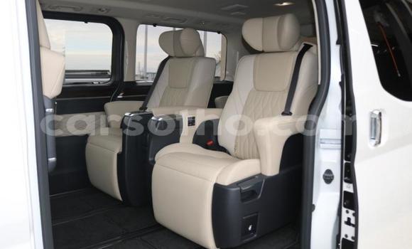 اشتري مستعمل Toyota Grand HiAce White سيارة في Butha Buthe في Butha-Buthe اشتري مستعمل Toyota Grand HiAce White سيارة في Butha Buthe في Butha-Buthe