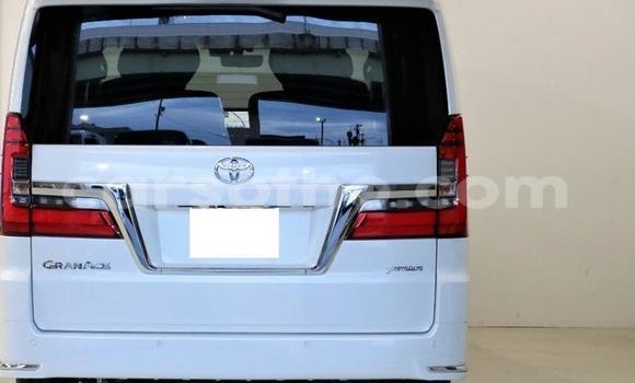 اشتري مستعمل Toyota Grand HiAce White سيارة في Butha Buthe في Butha-Buthe اشتري مستعمل Toyota Grand HiAce White سيارة في Butha Buthe في Butha-Buthe