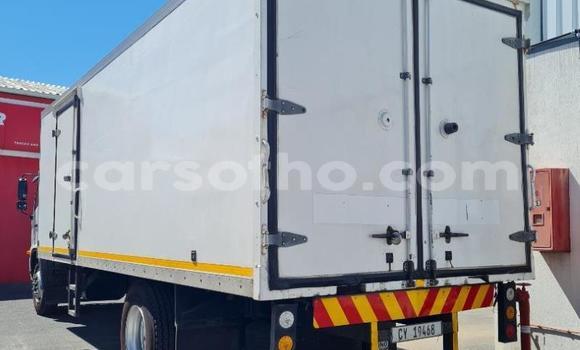 Sayi Na hannu Hino Ranger White Babbar mota in Maseru a Maseru Sayi Na hannu Hino Ranger White Babbar mota in Maseru a Maseru