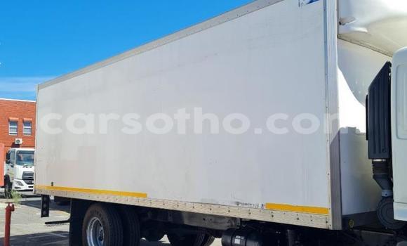 Sayi Na hannu Hino Ranger White Babbar mota in Maseru a Maseru Sayi Na hannu Hino Ranger White Babbar mota in Maseru a Maseru