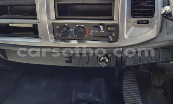 Sayi Na hannu Hino Ranger White Babbar mota in Maseru a Maseru Sayi Na hannu Hino Ranger White Babbar mota in Maseru a Maseru