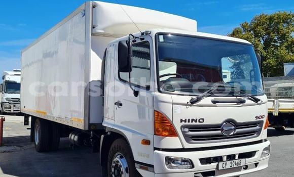 Sayi Na hannu Hino Ranger White Babbar mota in Maseru a Maseru Sayi Na hannu Hino Ranger White Babbar mota in Maseru a Maseru