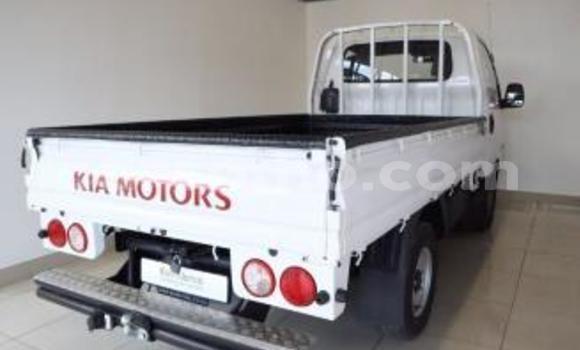 Buy Used Kia K7 White Car in Maseru in Maseru Buy Used Kia K7 White Car in Maseru in Maseru