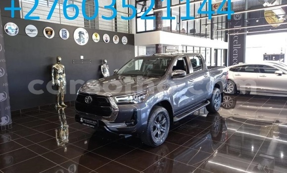 Sayi Na hannu Toyota Hilux Silver Mota in Maseru a Maseru Sayi Na hannu Toyota Hilux Silver Mota in Maseru a Maseru