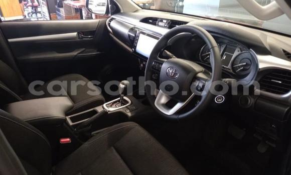 Sayi Na hannu Toyota Hilux Silver Mota in Maseru a Maseru Sayi Na hannu Toyota Hilux Silver Mota in Maseru a Maseru