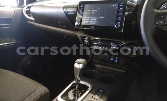 Sayi Na hannu Toyota Hilux Silver Mota in Maseru a Maseru Sayi Na hannu Toyota Hilux Silver Mota in Maseru a Maseru