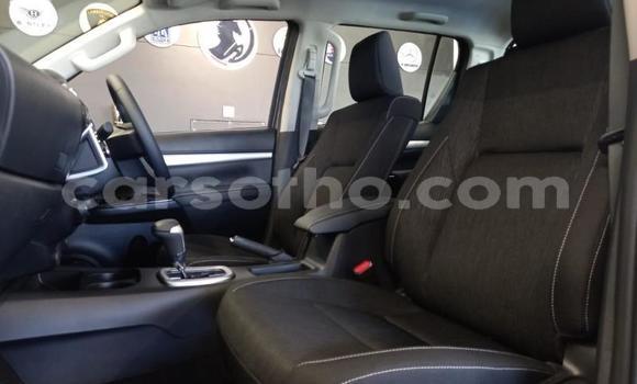 Sayi Na hannu Toyota Hilux Silver Mota in Maseru a Maseru Sayi Na hannu Toyota Hilux Silver Mota in Maseru a Maseru