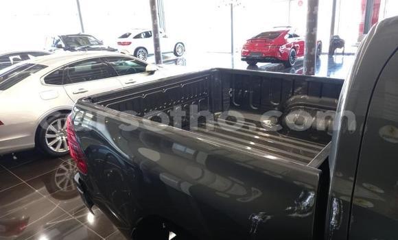 Sayi Na hannu Toyota Hilux Silver Mota in Maseru a Maseru Sayi Na hannu Toyota Hilux Silver Mota in Maseru a Maseru