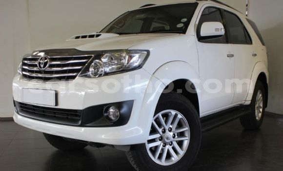 اشتري مستعمل Toyota Fortuner White سيارة في Butha Buthe في Butha-Buthe اشتري مستعمل Toyota Fortuner White سيارة في Butha Buthe في Butha-Buthe