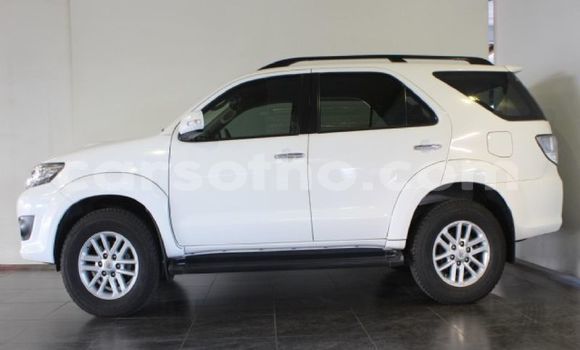 اشتري مستعمل Toyota Fortuner White سيارة في Butha Buthe في Butha-Buthe اشتري مستعمل Toyota Fortuner White سيارة في Butha Buthe في Butha-Buthe