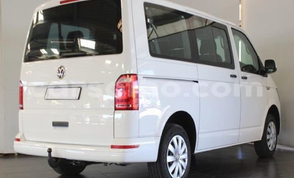 اشتري مستعمل Volkswagen Multivan White سيارة في Maseru في Maseru اشتري مستعمل Volkswagen Multivan White سيارة في Maseru في Maseru