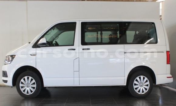 اشتري مستعمل Volkswagen Multivan White سيارة في Maseru في Maseru اشتري مستعمل Volkswagen Multivan White سيارة في Maseru في Maseru