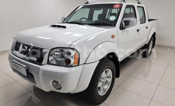Sayi Na hannu Nissan NP 300 White Mota in Maseru a Maseru Sayi Na hannu Nissan NP 300 White Mota in Maseru a Maseru
