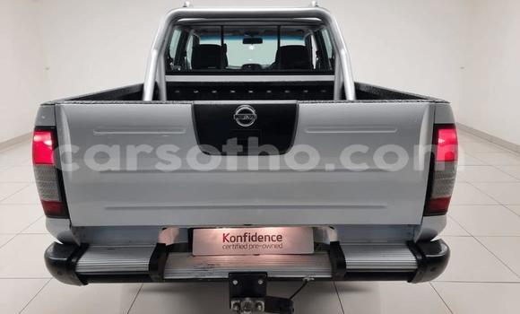 Sayi Na hannu Nissan NP 300 White Mota in Maseru a Maseru Sayi Na hannu Nissan NP 300 White Mota in Maseru a Maseru