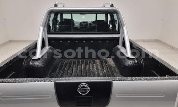 Sayi Na hannu Nissan NP 300 White Mota in Maseru a Maseru Sayi Na hannu Nissan NP 300 White Mota in Maseru a Maseru