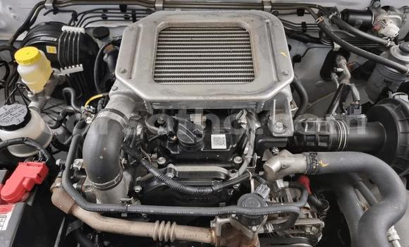 Sayi Na hannu Nissan NP 300 White Mota in Maseru a Maseru Sayi Na hannu Nissan NP 300 White Mota in Maseru a Maseru