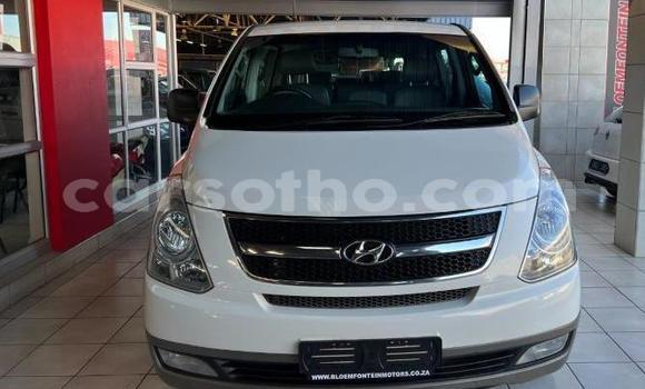 Sayi Na hannu Hyundai H1 White Mota in Maseru a Maseru Sayi Na hannu Hyundai H1 White Mota in Maseru a Maseru