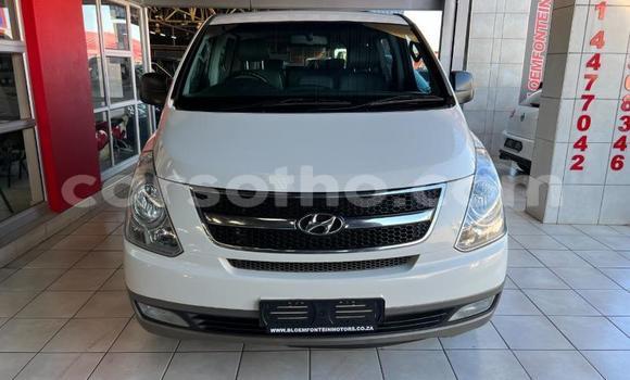 Sayi Na hannu Hyundai H1 White Mota in Maseru a Maseru Sayi Na hannu Hyundai H1 White Mota in Maseru a Maseru