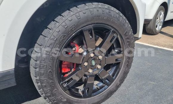 Buy Used Land Rover Discovery White Car in Maseru in Maseru Buy Used Land Rover Discovery White Car in Maseru in Maseru