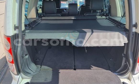 Buy Used Land Rover Discovery White Car in Maseru in Maseru Buy Used Land Rover Discovery White Car in Maseru in Maseru