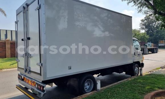 Acheter Occasion Voiture Hyundai H1 Blanc à Maseru, Maseru Acheter Occasion Voiture Hyundai H1 Blanc à Maseru, Maseru