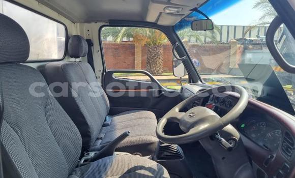 Acheter Occasion Voiture Hyundai H1 Blanc à Maseru, Maseru Acheter Occasion Voiture Hyundai H1 Blanc à Maseru, Maseru