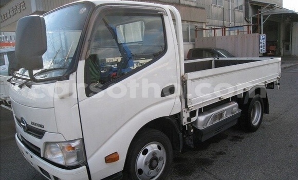Acheter Occasion Voiture Hyundai H1 Blanc à Maseru, Maseru Acheter Occasion Voiture Hyundai H1 Blanc à Maseru, Maseru