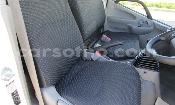 Acheter Occasion Voiture Hyundai H1 Blanc à Maseru, Maseru Acheter Occasion Voiture Hyundai H1 Blanc à Maseru, Maseru