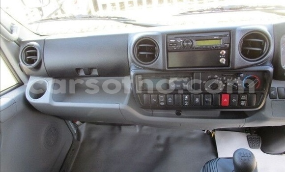 Acheter Occasion Voiture Hyundai H1 Blanc à Maseru, Maseru Acheter Occasion Voiture Hyundai H1 Blanc à Maseru, Maseru