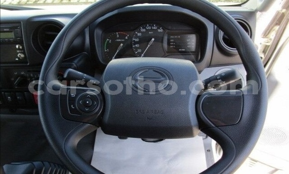 Acheter Occasion Voiture Hyundai H1 Blanc à Maseru, Maseru Acheter Occasion Voiture Hyundai H1 Blanc à Maseru, Maseru