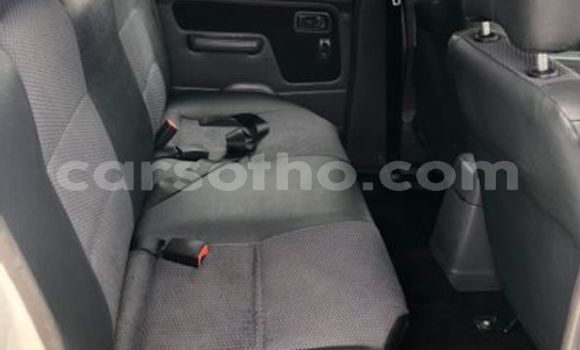 Acheter Occasion Voiture Nissan Hardbody Blanc à Maseru, Maseru Acheter Occasion Voiture Nissan Hardbody Blanc à Maseru, Maseru