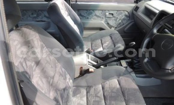 Acheter Occasion Voiture Isuzu KB Blanc à Maseru, Maseru Acheter Occasion Voiture Isuzu KB Blanc à Maseru, Maseru