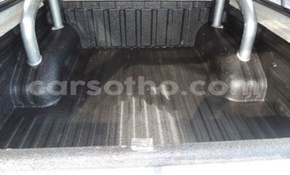 Acheter Occasion Voiture Isuzu KB Blanc à Maseru, Maseru Acheter Occasion Voiture Isuzu KB Blanc à Maseru, Maseru