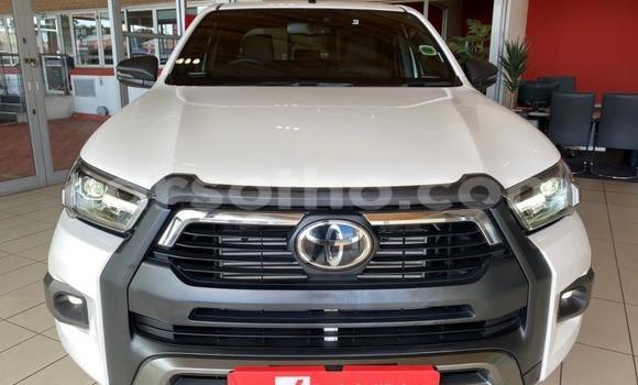 Sayi Na hannu Toyota Hilux White Mota in Maseru a Maseru Sayi Na hannu Toyota Hilux White Mota in Maseru a Maseru
