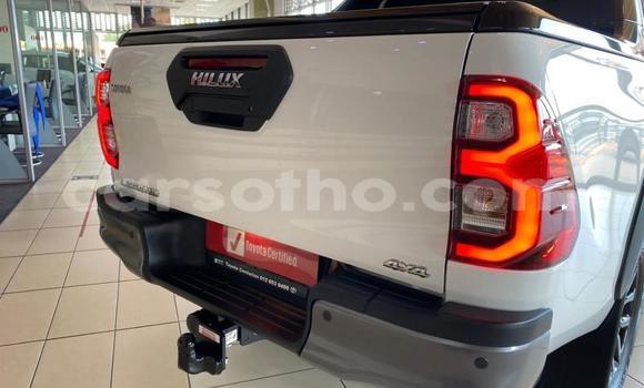 Sayi Na hannu Toyota Hilux White Mota in Maseru a Maseru Sayi Na hannu Toyota Hilux White Mota in Maseru a Maseru