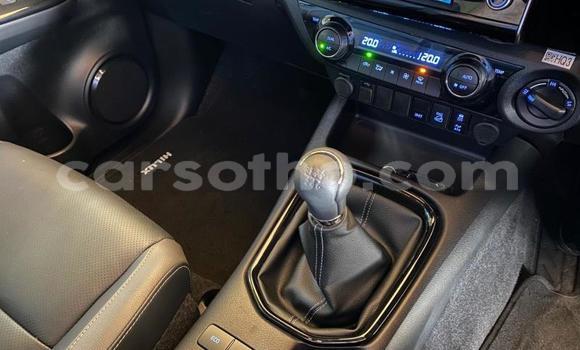 Sayi Na hannu Toyota Hilux White Mota in Maseru a Maseru Sayi Na hannu Toyota Hilux White Mota in Maseru a Maseru