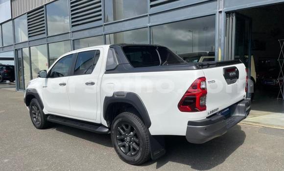 Sayi Na hannu Toyota Hilux White Mota in Maseru a Maseru Sayi Na hannu Toyota Hilux White Mota in Maseru a Maseru