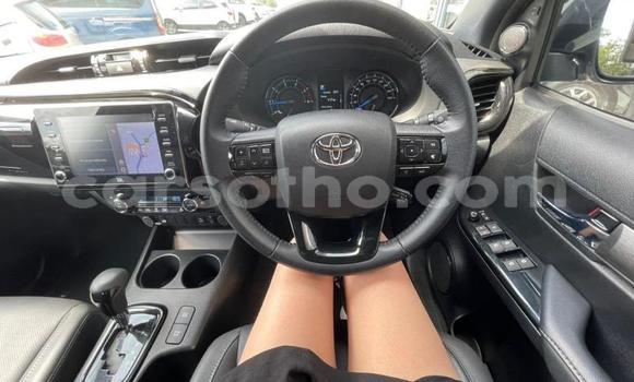 Sayi Na hannu Toyota Hilux White Mota in Maseru a Maseru Sayi Na hannu Toyota Hilux White Mota in Maseru a Maseru