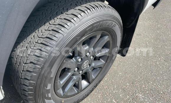 Sayi Na hannu Toyota Hilux White Mota in Maseru a Maseru Sayi Na hannu Toyota Hilux White Mota in Maseru a Maseru