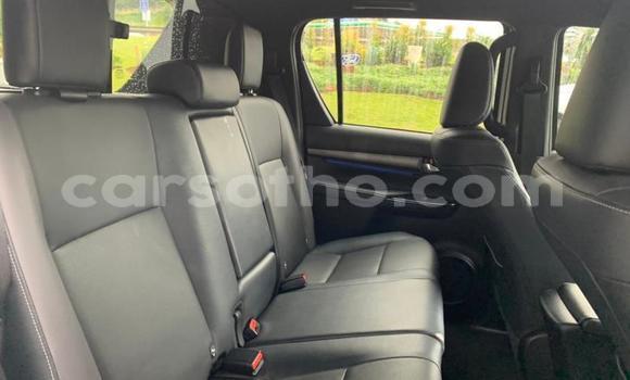 Sayi Na hannu Toyota Hilux White Mota in Maseru a Maseru Sayi Na hannu Toyota Hilux White Mota in Maseru a Maseru
