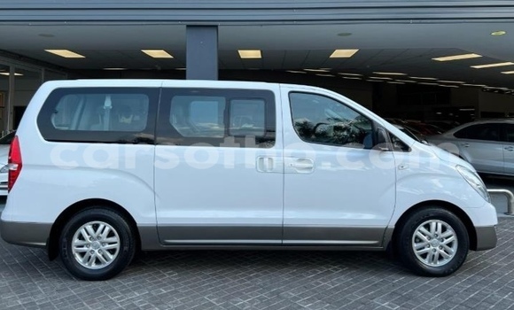 Buy Used Hyundai H1 White Car in Maseru in Maseru Buy Used Hyundai H1 White Car in Maseru in Maseru